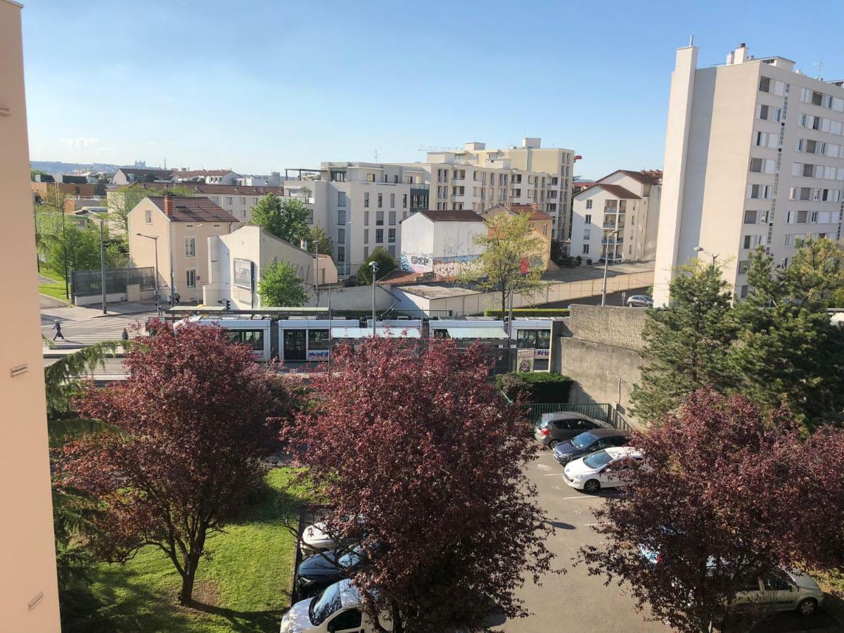 Woezon Na Mi Apartment Lyon Bagian luar foto