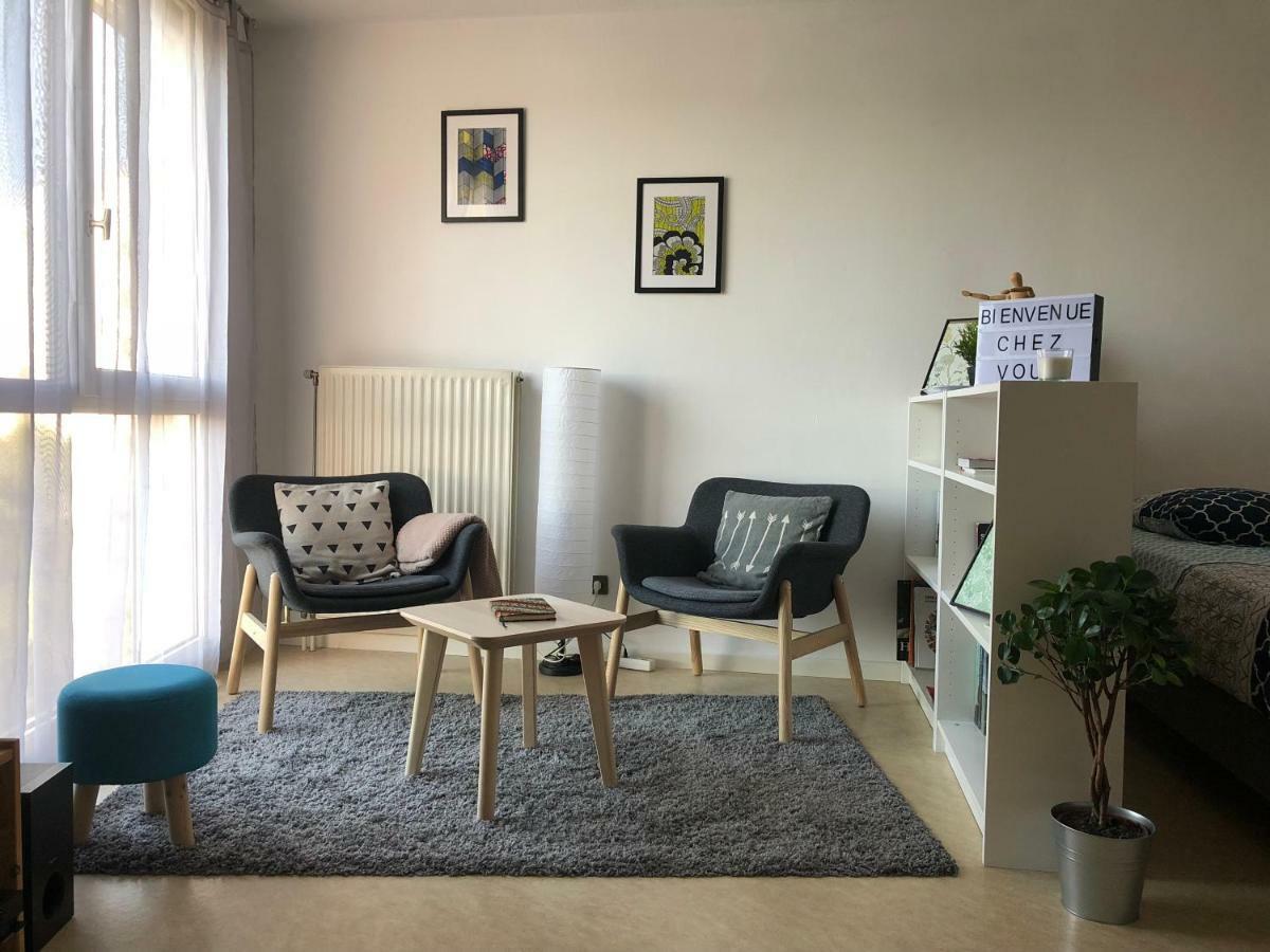 Woezon Na Mi Apartment Lyon Bagian luar foto