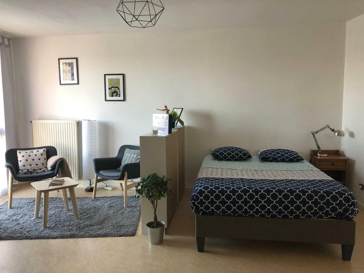 Woezon Na Mi Apartment Lyon Bagian luar foto